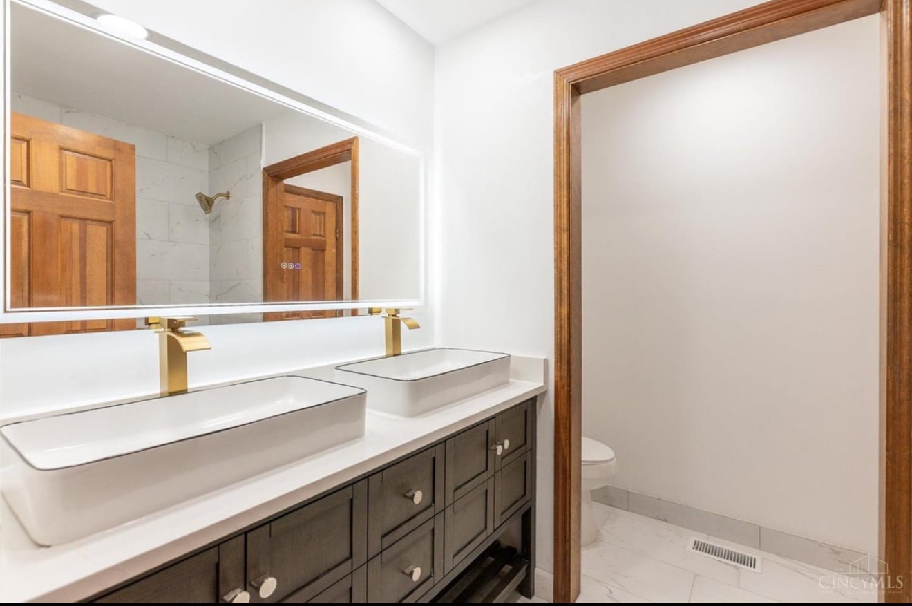 Building Photo - 8237 Eagle Ridge Dr