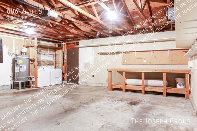 Building Photo - 606 74th St SW