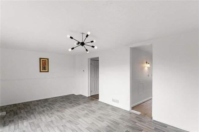 Building Photo - 310 Enright Ct