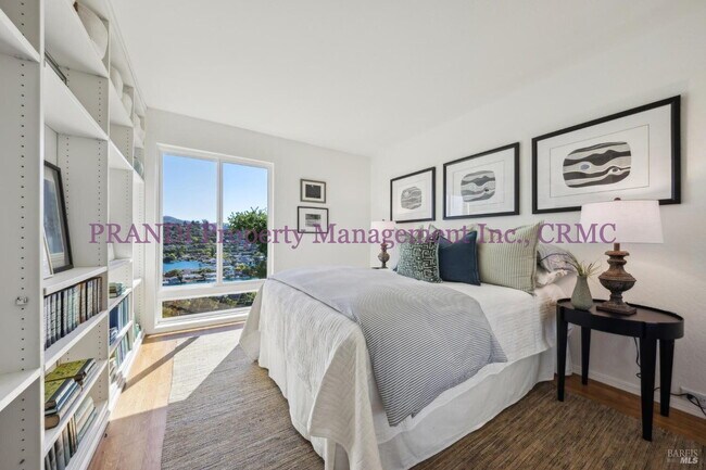 Building Photo - Resort Style Living in Prime Tiburon Location!