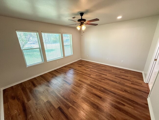 Building Photo - 3 bedroom, 2 bath home on Harbor Links Golf Course