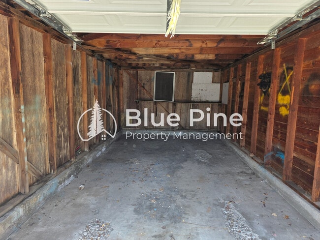 Building Photo - 640 Lincoln Dr