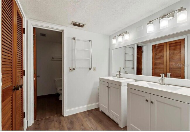 Building Photo - 2241 Burnway Rd