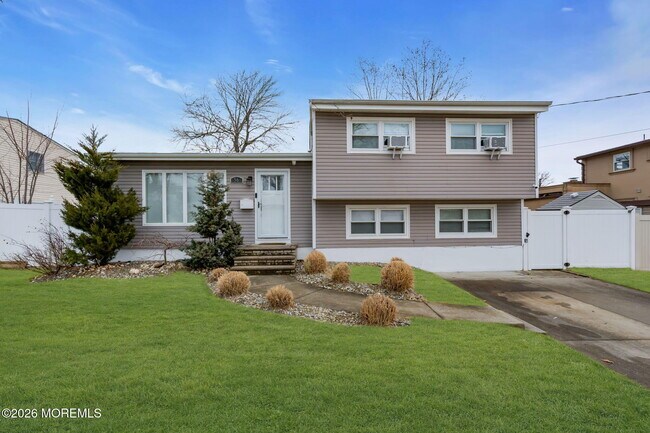 Building Photo - 56 Grace Dr