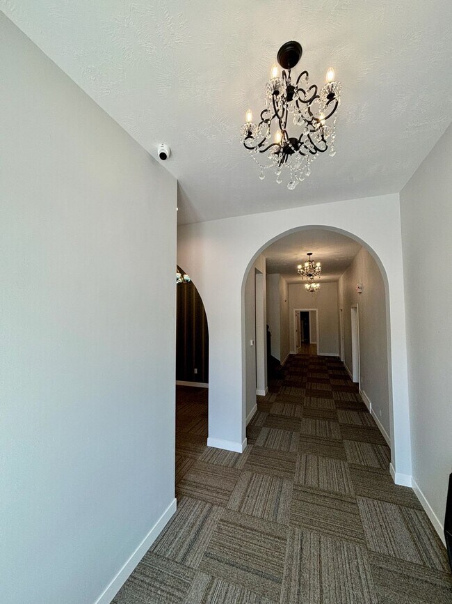 Building Photo - Monona Flats: Old Charm Meets New