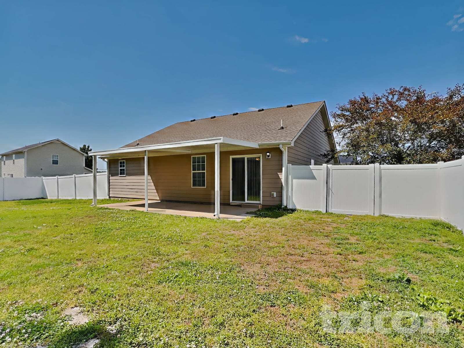 Building Photo - 605 Silverhill Dr
