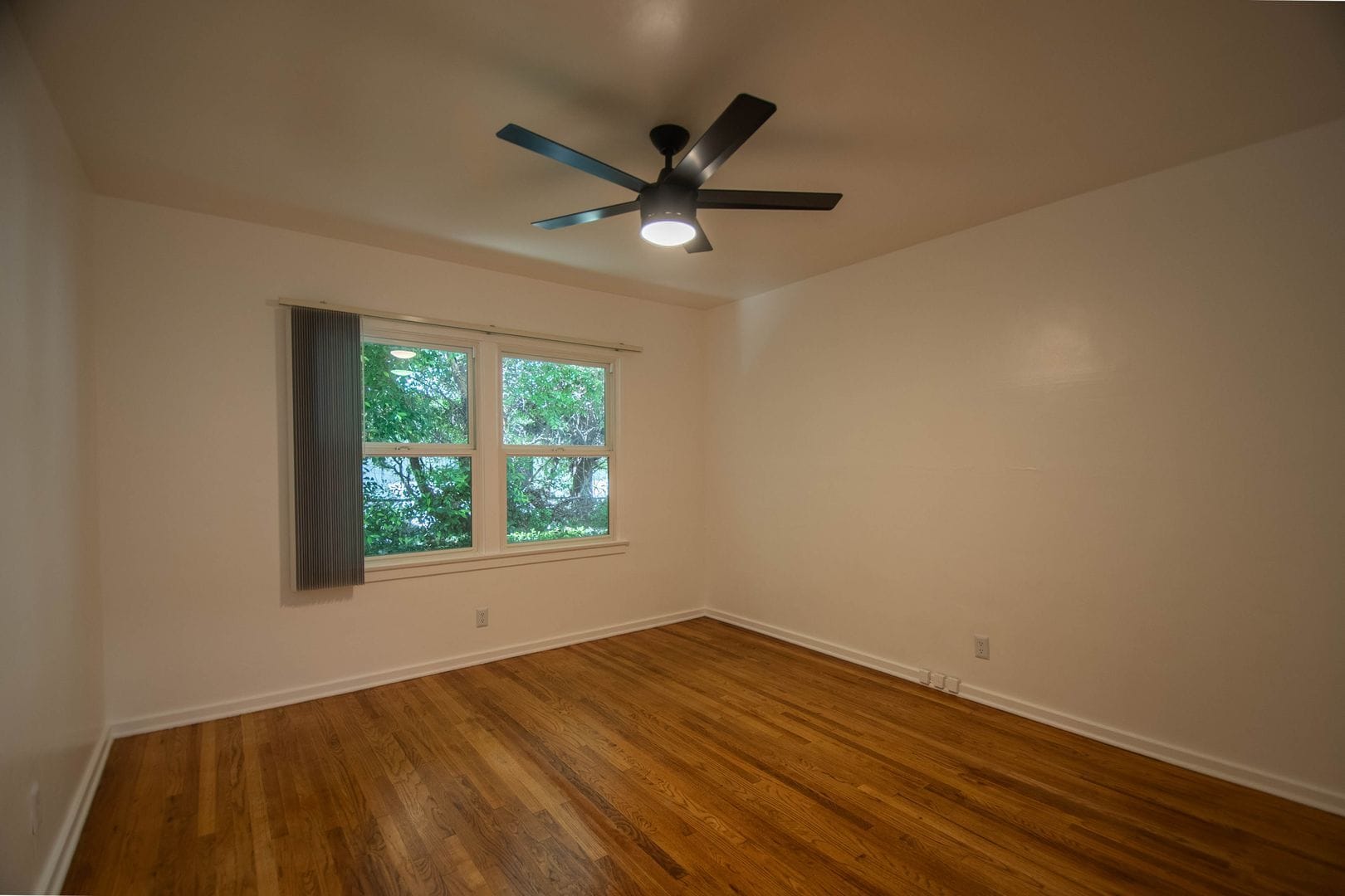 Building Photo - 14437 Dickens St