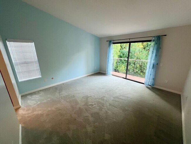 Building Photo - Beautiful 3-Bedroom Condo in Villas at Cal...
