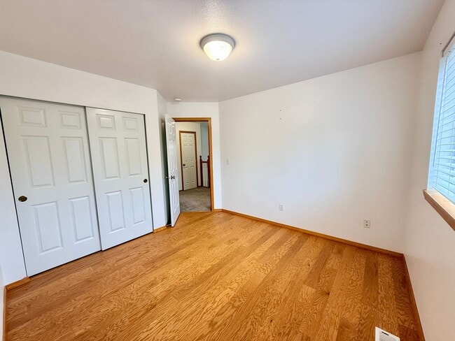 Building Photo - Rare First-Time Rental | Spacious 5BR + Office Cul-de-Sac Home Backing to Nature