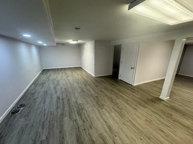 Building Photo - 34647 Bristol Dr