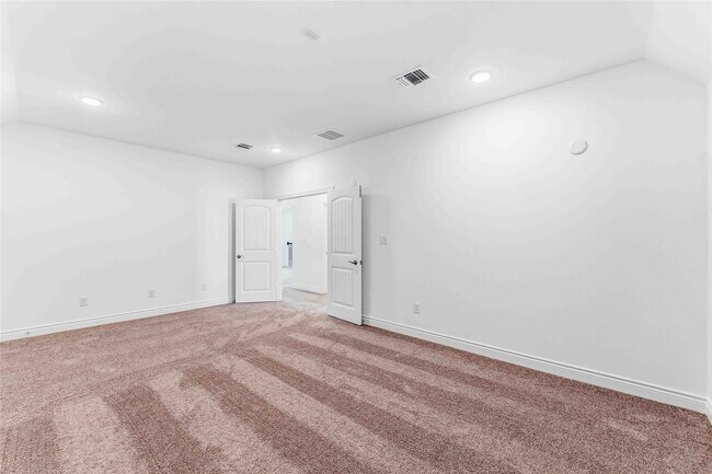 Building Photo - 3710 Highcliffe Dr