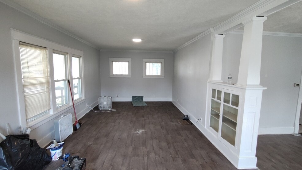 Building Photo - 941 E Richmond St