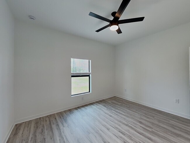 Building Photo - 5143 27th Street Southwest