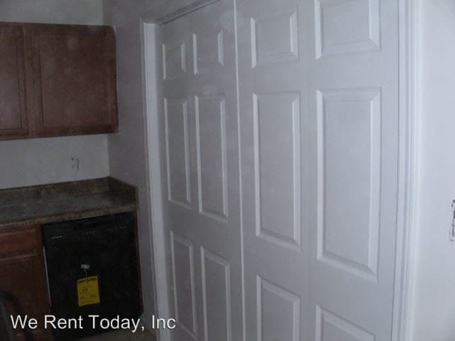 Building Photo - 2823 N Ohenry Blvd
