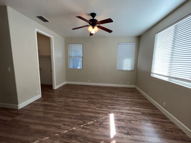 Building Photo - 4 Bed | 2 Bath | 1659SF | Tenant Pays $195...