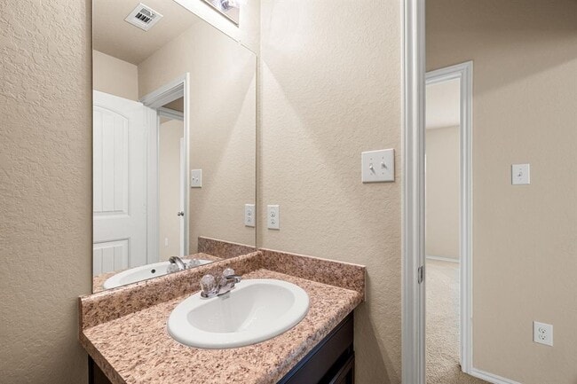 Building Photo - 1509 Birmingham Dr