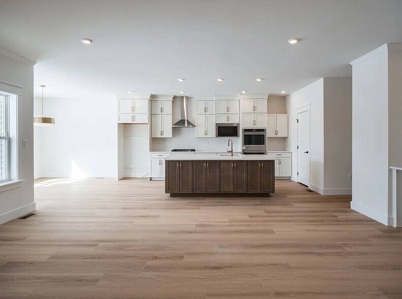 Building Photo - 110 Brook Meadow Cir