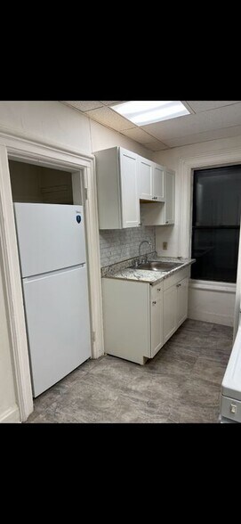 Building Photo - 70 Vliet St