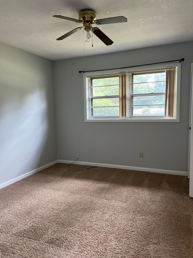 Building Photo - 205 Morgan Ln