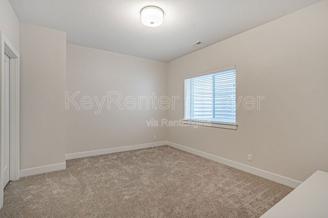 Building Photo - 2570 S Cherokee St