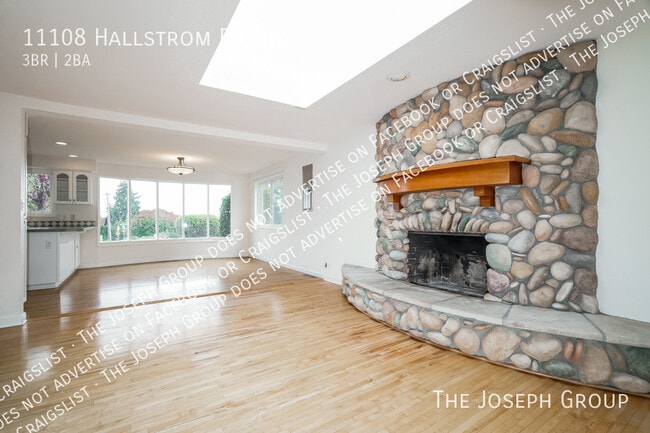 Building Photo - 11108 Hallstrom Dr