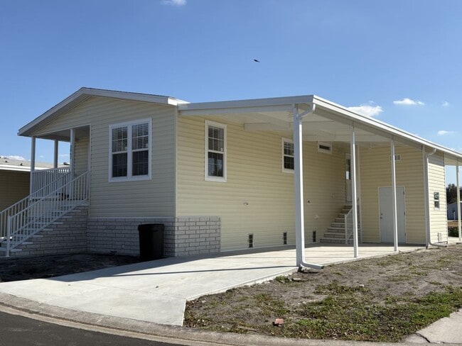 Building Photo - 2862 Stallion Dr