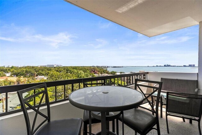 Building Photo - 30 Turner St