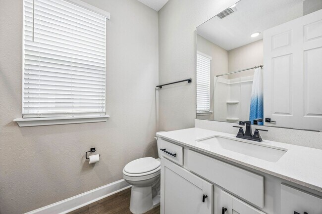 Building Photo - 75565 Blackbird Dr