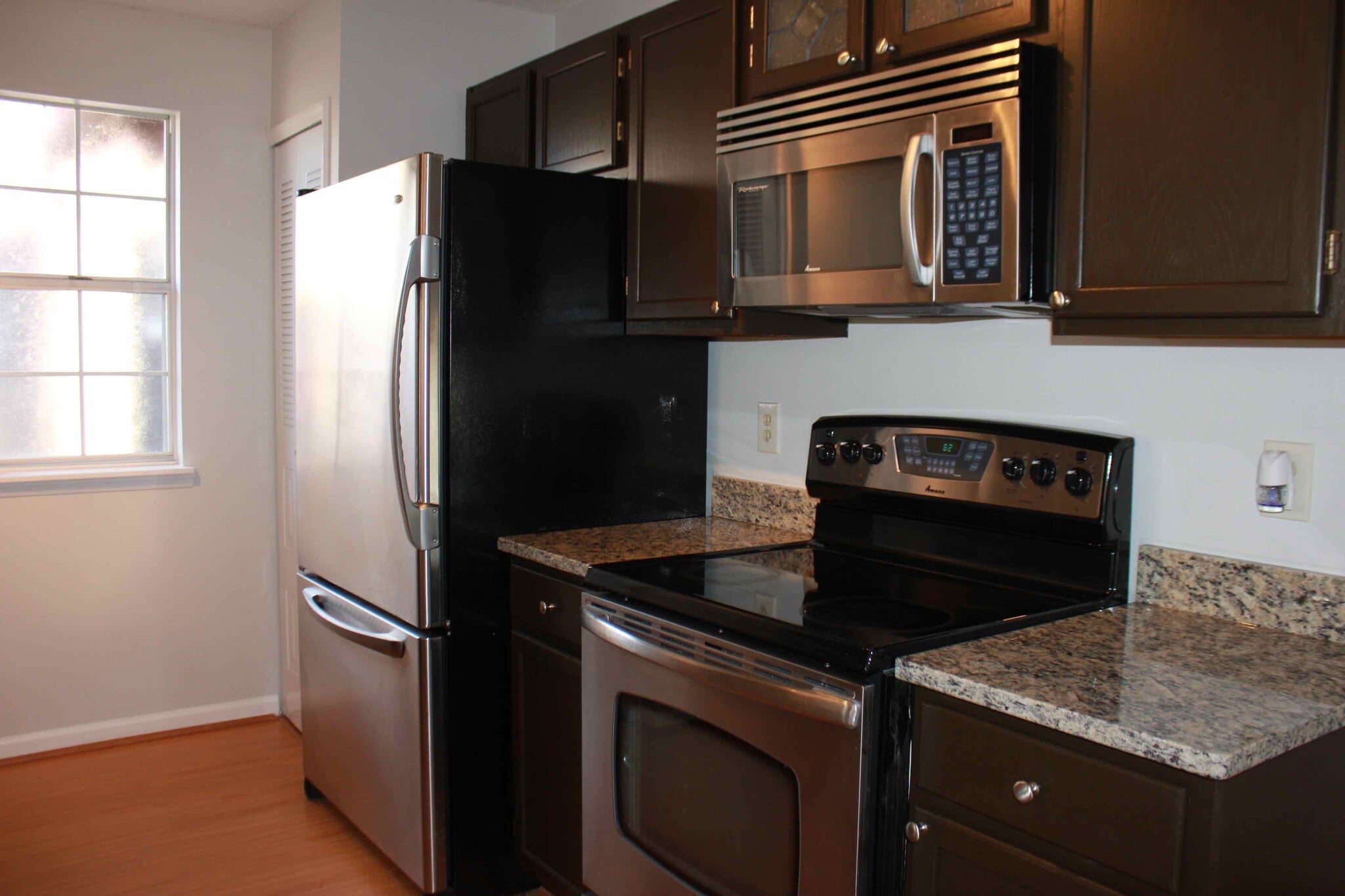 Building Photo - 1307 Red Deer Way