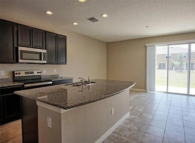 Building Photo - 7026 Woodchase Glen Dr