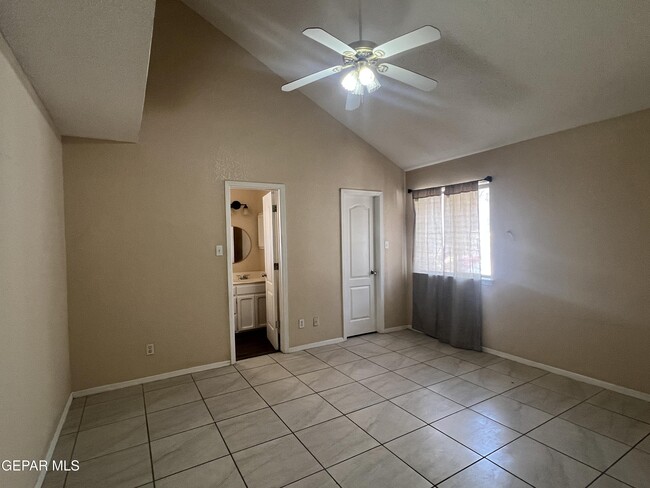 Building Photo - 11756 Royal Banner Ln