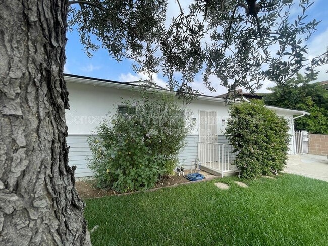 Building Photo - 3153 W 155th St