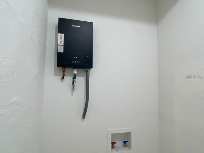 Building Photo - 22011 Catherine Ave