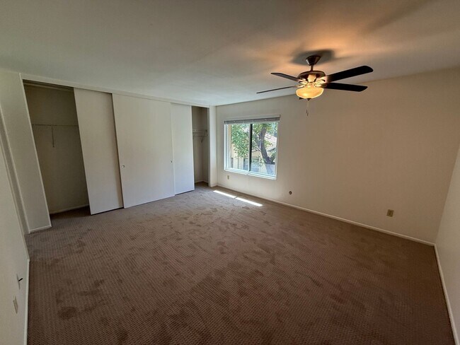 Building Photo - Two-Story 3 Bed, 3 Bath with Bonus Room in...