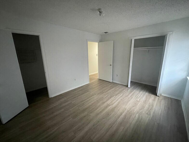 Bedroom 2 has 2 closets - 2314 Normandy Dr