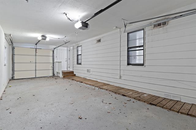 Building Photo - 5729 Blackmore Ave