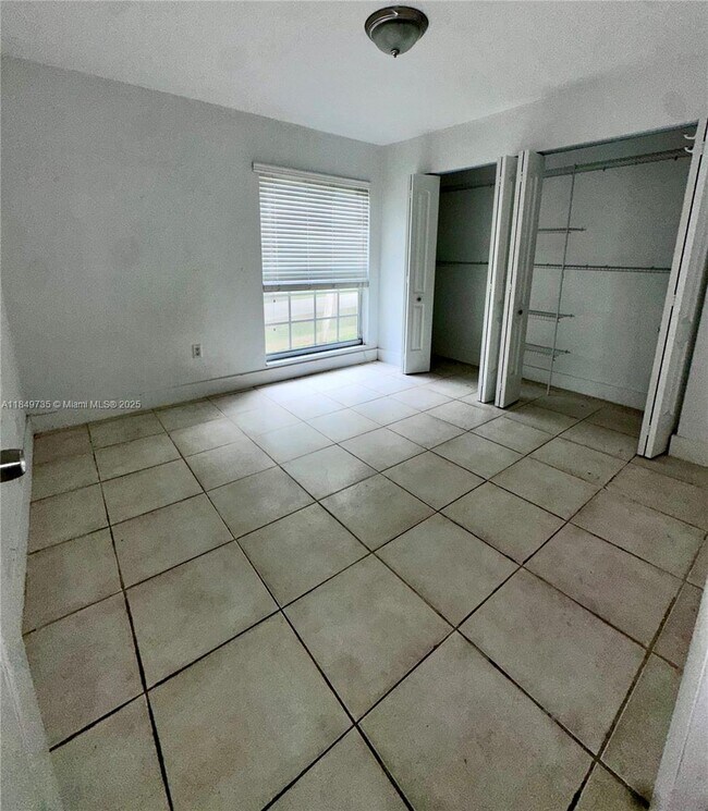 Building Photo - 7208 Fairway Dr