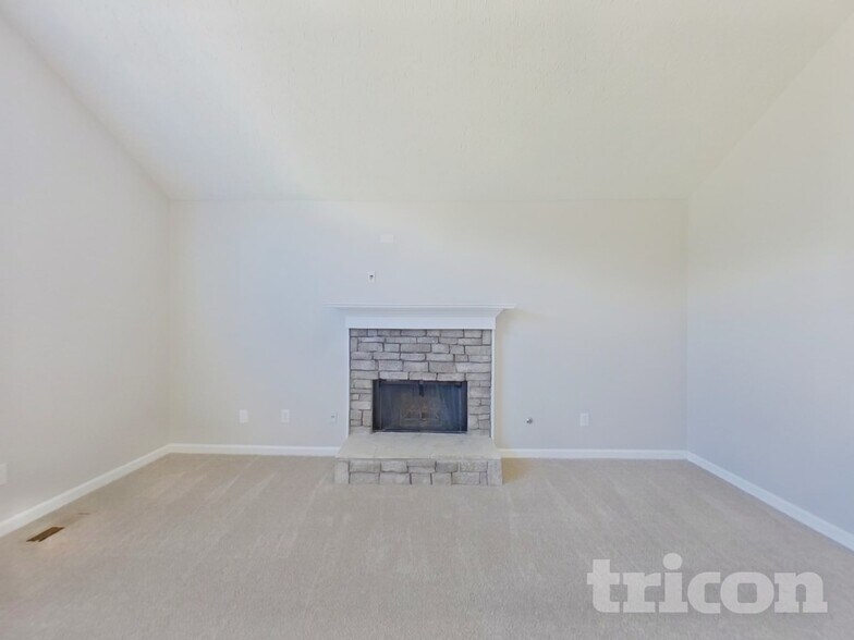 Building Photo - 217 White Pine Ln