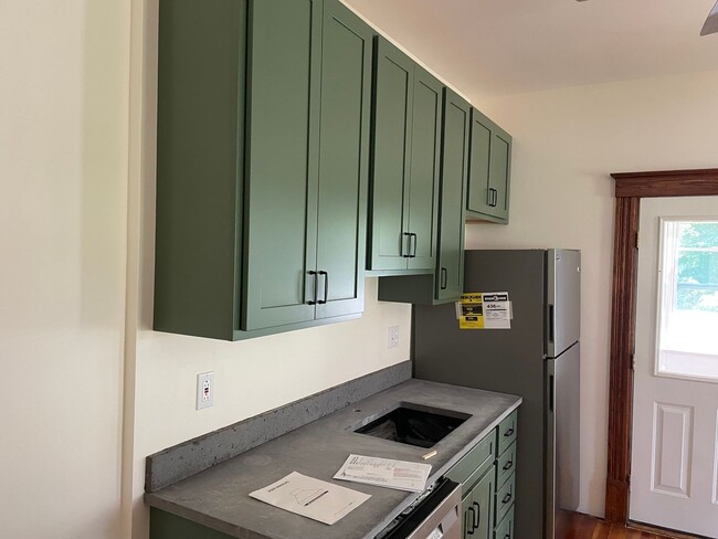 Building Photo - 12-14 West St