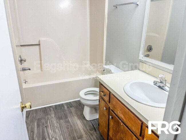 Building Photo - 107 Chesterfield Ct