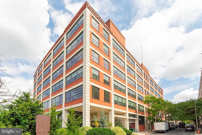 Building Photo - 2429 Locust St