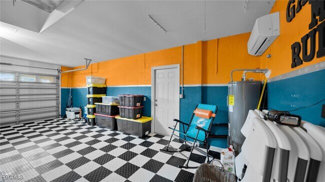 Building Photo - 3730 SE 4th Ave