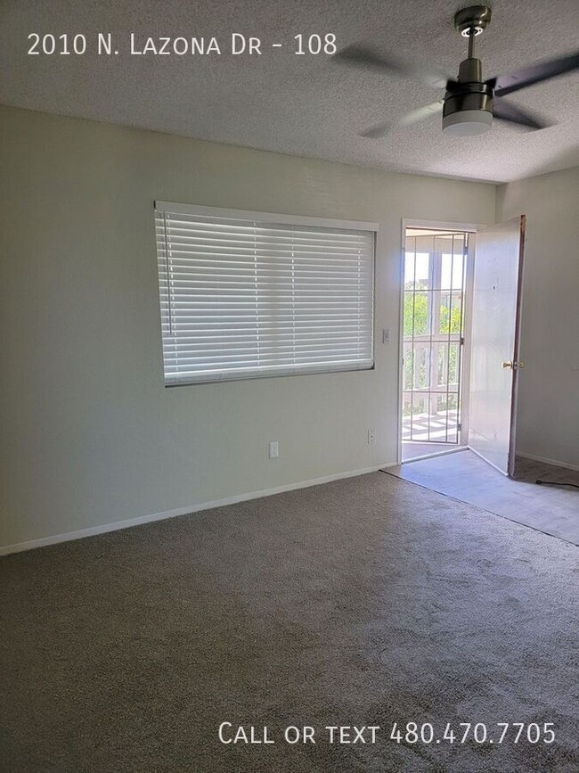 Building Photo - Renovated 2 bedroom with washer/dryer $1,2...