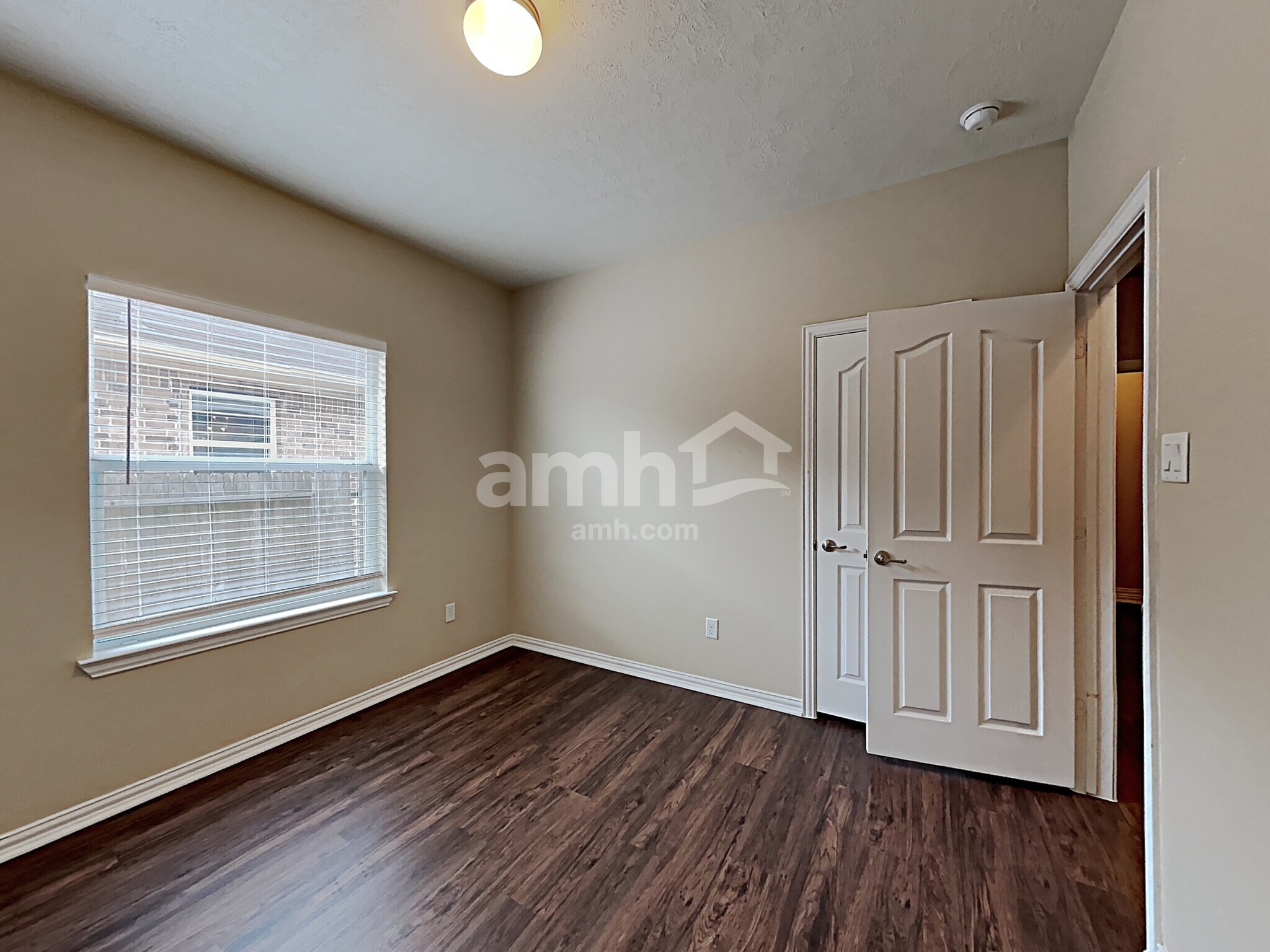 Building Photo - 28914 Hidden Lake Ct