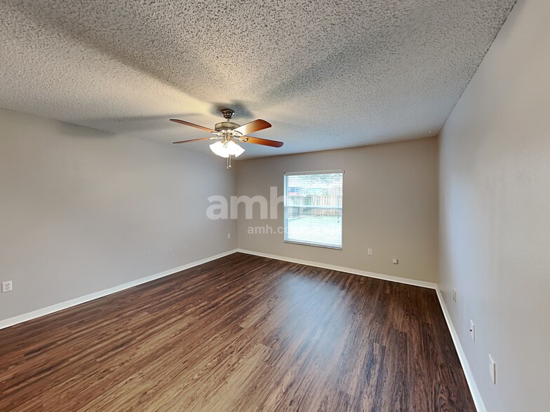 Building Photo - 1412 Old Millpond Rd