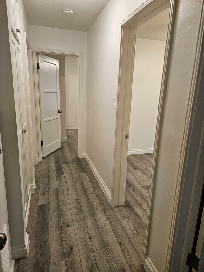 Building Photo - 1846 Scott Rd