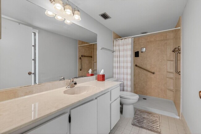 Building Photo - 7340 Amberly Ln