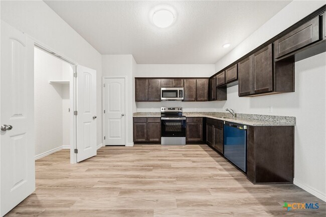 Building Photo - 509 Adley Ave