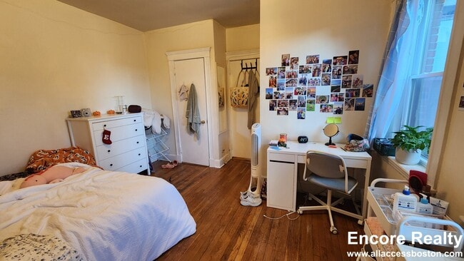 Building Photo - 1999 Commonwealth Ave