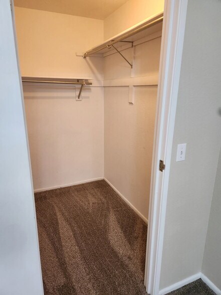 Building Photo - 100 E 600 S